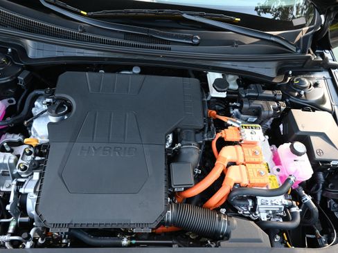 New 2025 Hyundai Elantra SEL FWD image 13
