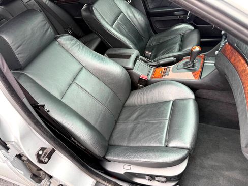 Used 2003 BMW 540i 540iA 4dr Sdn 5-Spd Auto image 42