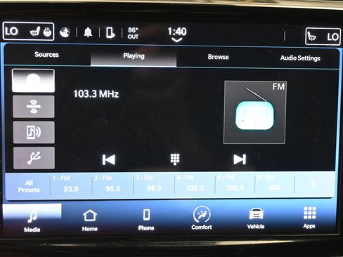 Used 2023 Chrysler Pacifica Touring-L FWD image 19
