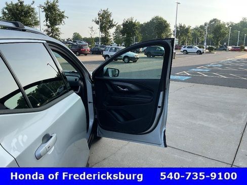 Used 2020 GMC Terrain SLT w/ Preferred Package AWD/4WD image 18