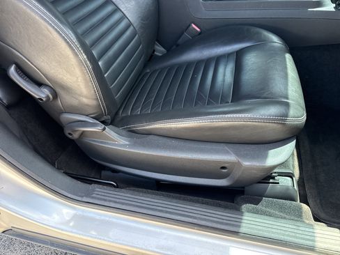 Used 2010 Dodge Challenger R/T RWD image 19