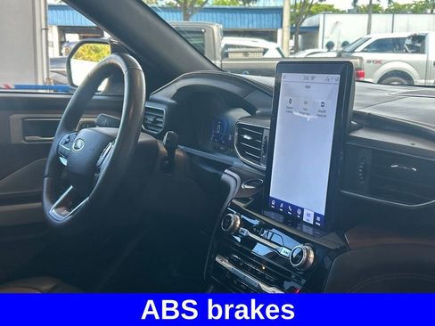 Used 2022 Ford Explorer King Ranch image 27