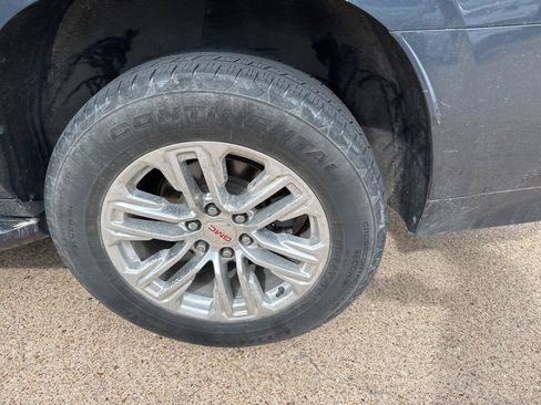 Used 2021 GMC Yukon XL SLT w/ SLT Luxury Package image 10