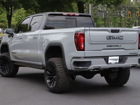 Used 2025 GMC Sierra 1500 Denali w/ Technology Package AWD/4WD image 3