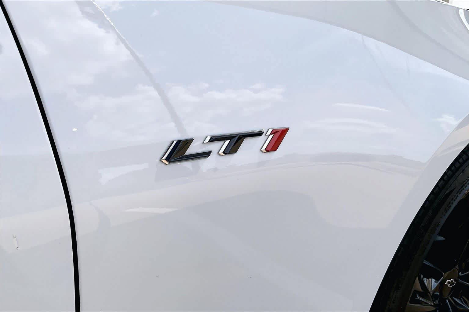 Used 2021 Chevrolet Camaro LT w/ RS Package RWD image 11