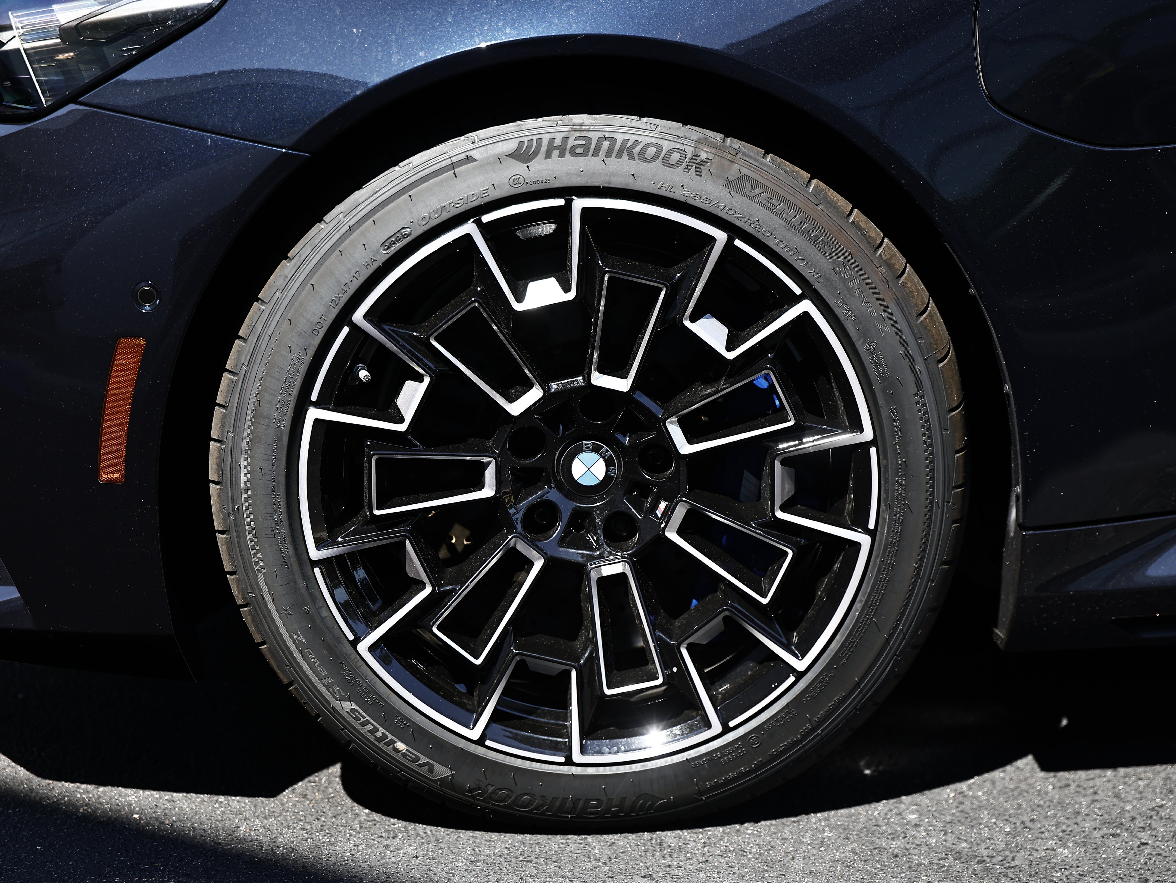 New 2027 BMW M5 w/ Executive Package AWD/4WD image 11