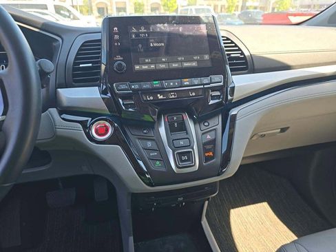 Used 2023 Honda Odyssey Touring image 8
