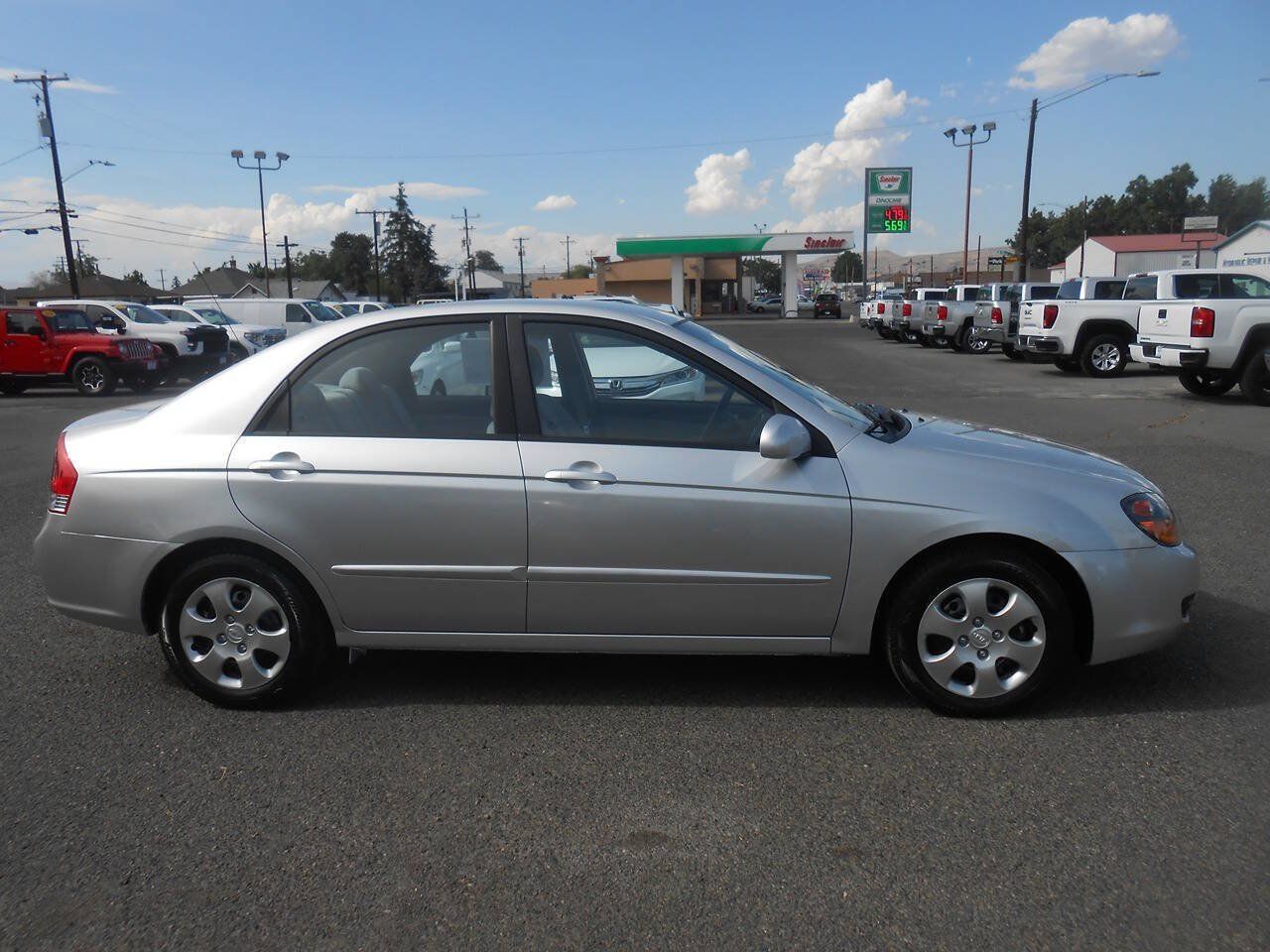 Used 2009 Kia Spectra EX FWD image 2