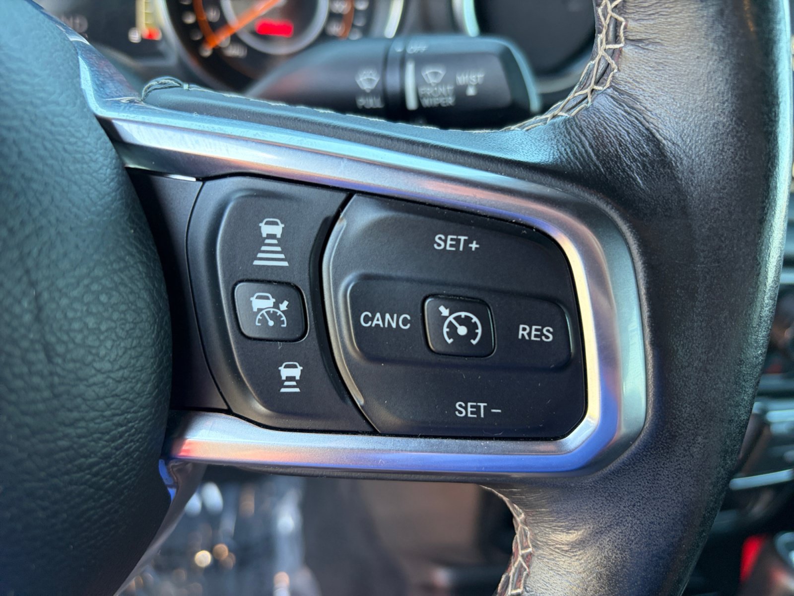 Used 2019 Jeep Wrangler Unlimited Sahara w/ Dual Top Group AWD/4WD image 15