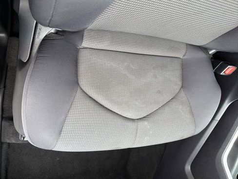 Certified 2025 Toyota Highlander LE FWD image 16