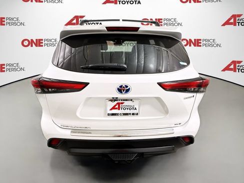 Used 2022 Toyota Highlander Bronze Edition AWD/4WD image 6