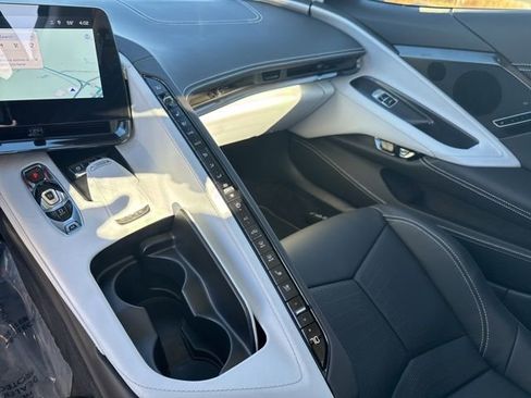 Used 2025 Chevrolet Corvette Stingray Premium Conv w/ Z51 Performance Package image 21