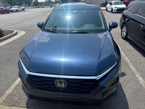 Used 2023 Honda CR-V LX image 3