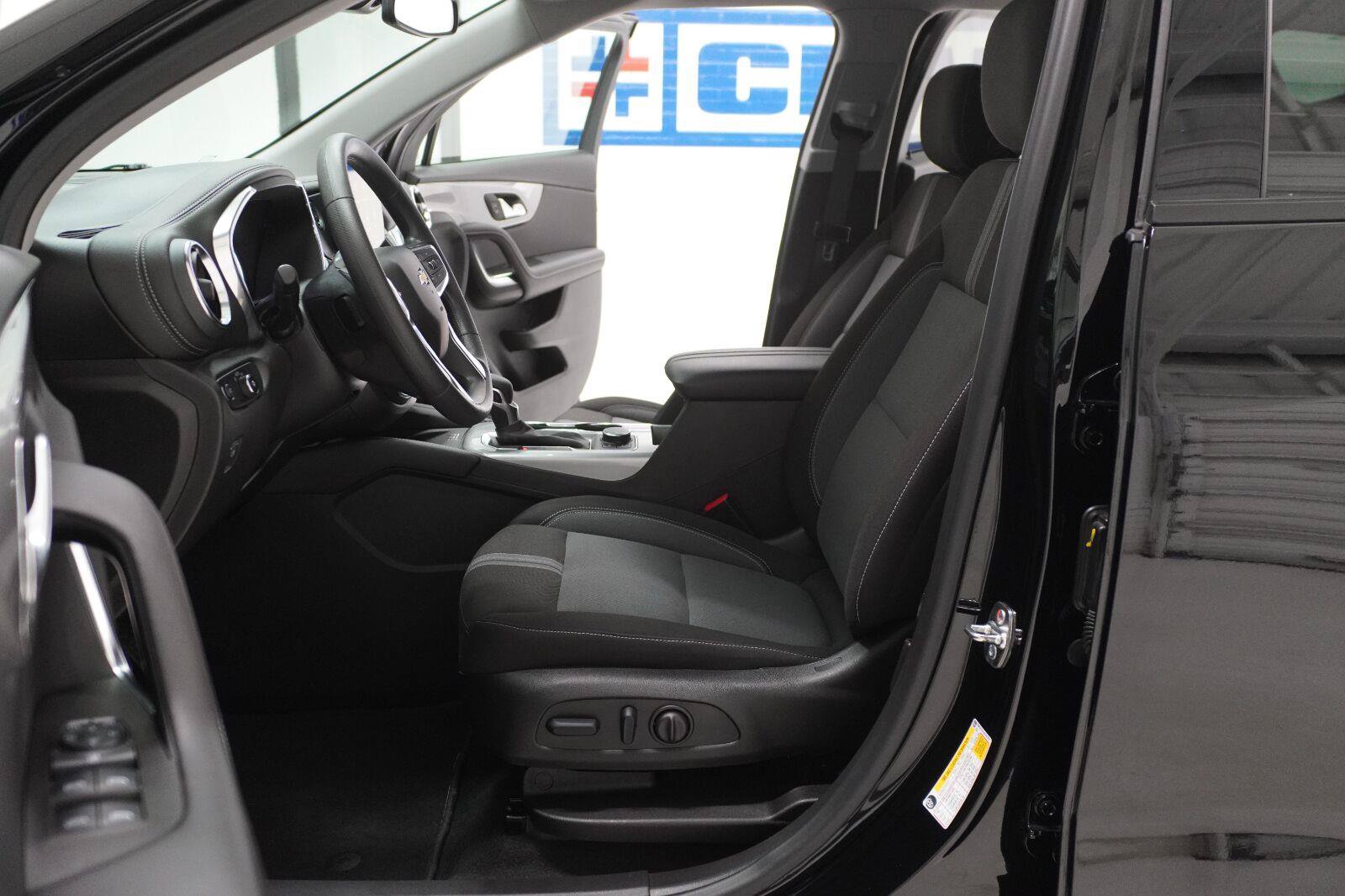 Used 2024 Chevrolet Blazer LT w/ Convenience Package FWD image 10