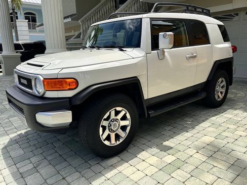 Used 2014 Toyota FJ Cruiser 4WD w/ Upgrade Package image 27