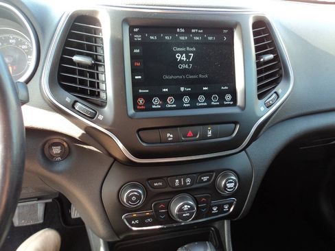 Used 2021 Jeep Cherokee Latitude Lux w/ Comfort/Convenience Group AWD/4WD image 14
