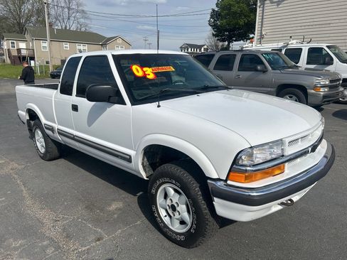 Used 2003 Chevrolet S10 Pickup LS w/ Convenience Package image 4