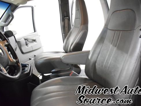 Used 2018 Chevrolet Express 2500 LS w/ Driver Convenience Package RWD image 14