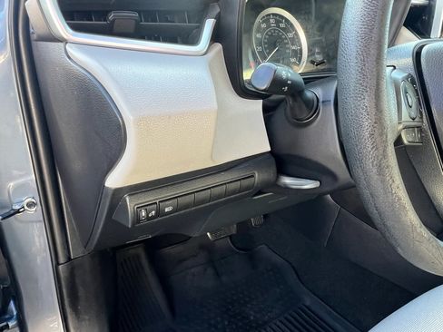 Used 2021 Toyota Corolla LE FWD image 23