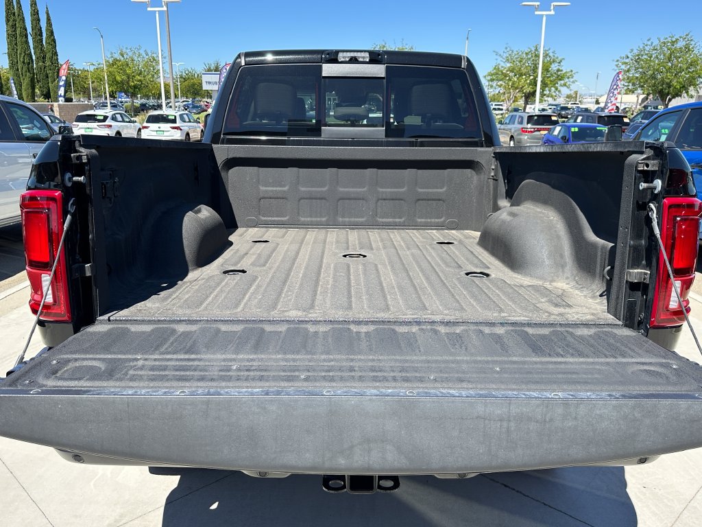 New 2025 RAM 2500 Laramie w/ Towing Technology Group AWD/4WD image 18