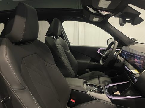 Used 2025 BMW X3 xDrive30i w/ Convenience Package image 15