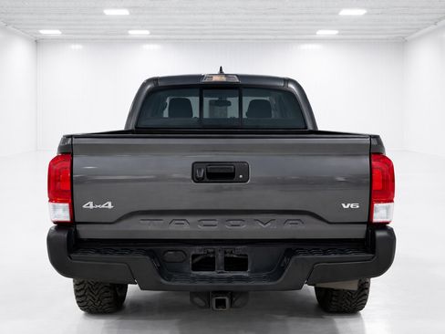 Used 2016 Toyota Tacoma SR5 w/ SR5 Appearance Package (SN) AWD/4WD image 10