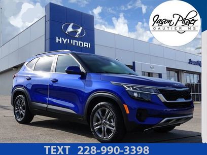 Used 2023 Kia Seltos S w/ Navigation Package