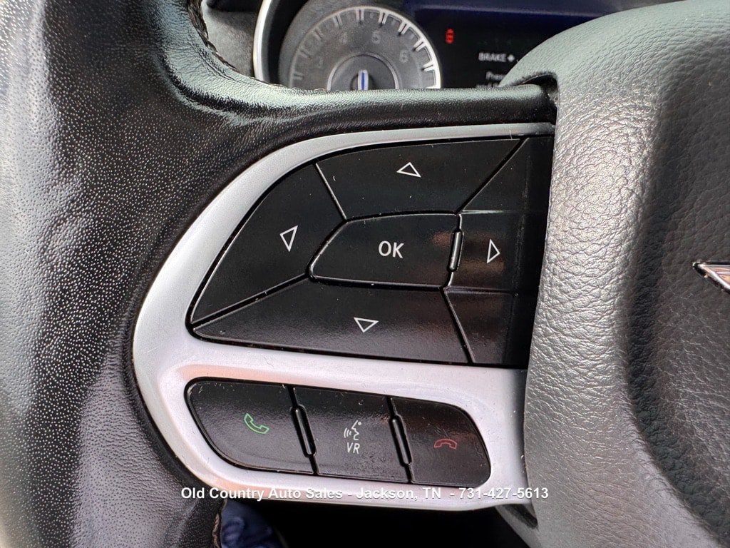 Used 2020 Chrysler 300 Limited RWD image 23