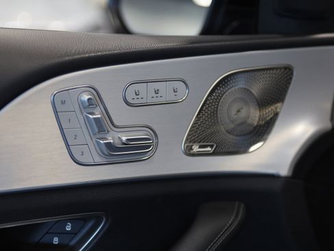 Used 2024 Mercedes-Benz GLS 450 4MATIC image 16