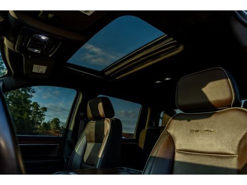 Used 2024 GMC Sierra 2500 Denali w/ Denali Reserve Package image 12