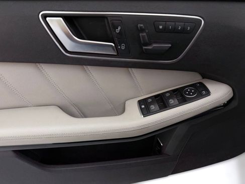 Used 2013 Mercedes-Benz E 350 Sedan image 11