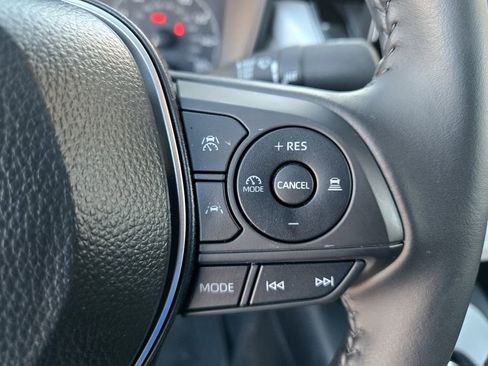 Certified 2025 Toyota Corolla SE image 16