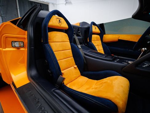 Used 2005 Lamborghini Murcielago Roadster AWD/4WD image 39