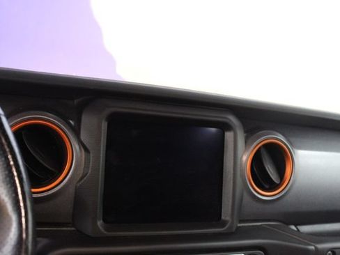 Used 2023 Jeep Gladiator Mojave w/ LED Lighting Group AWD/4WD image 18