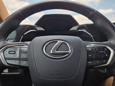 Certified 2025 Lexus NX 350 AWD w/ Accessory Package (2T) image 33
