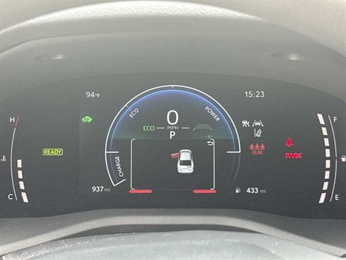Used 2025 Toyota Camry LE w/ Convenience Package FWD image 27