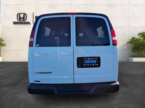 Used 2024 Chevrolet Express 3500 LS RWD image 4