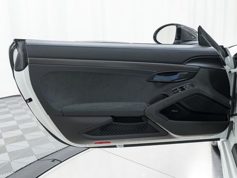 Used 2024 Porsche 718 Cayman GT4 RS image 13