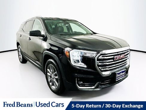 Used 2022 GMC Terrain SLT image 1