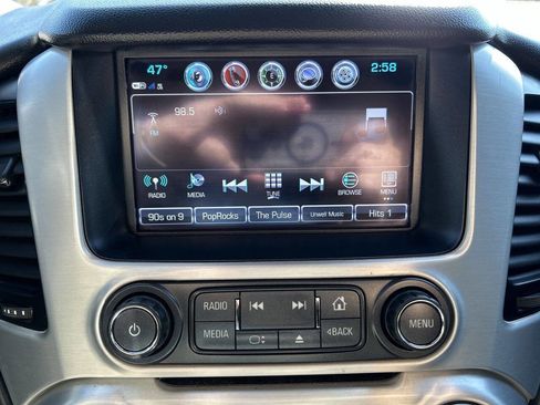 Used 2019 GMC Yukon XL SLT w/ Graphite Performance Edition image 16