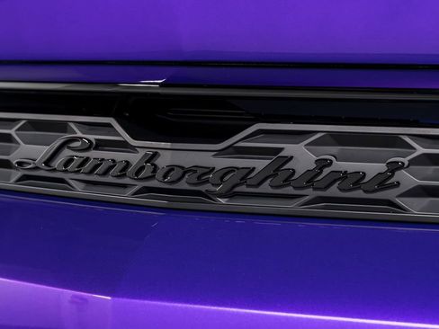 Used 2025 Lamborghini Urus SE image 58