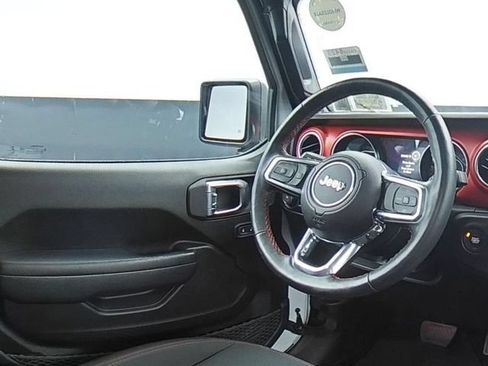 Used 2023 Jeep Wrangler Unlimited Rubicon w/ Cold Weather Group AWD/4WD image 19