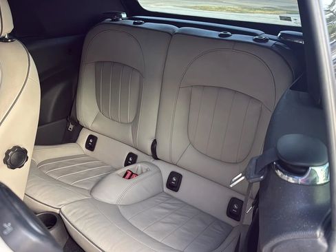 Used 2019 MINI Cooper S w/ Signature Upholstery Package FWD image 17