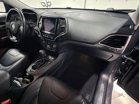 Used 2020 Jeep Cherokee Limited AWD/4WD image 28