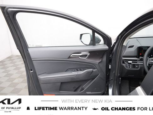 New 2026 Kia Sportage EX w/ EX Panoramic Sunroof Package image 9