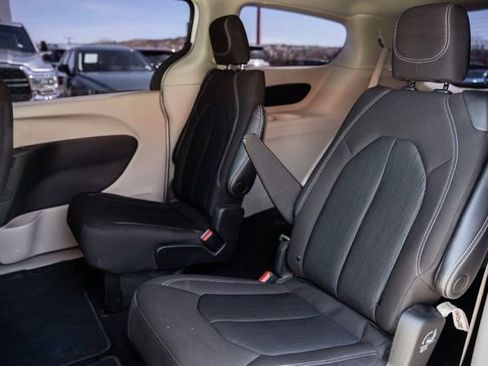 Used 2022 Chrysler Voyager LX FWD image 27