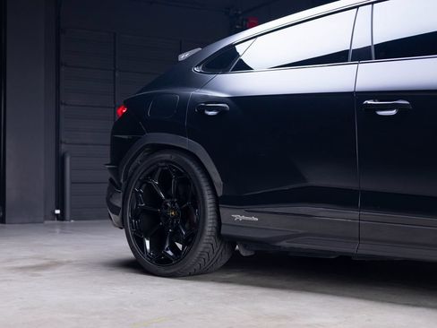 Used 2024 Lamborghini Urus Performante AWD/4WD image 14