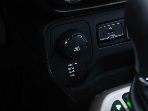 Used 2017 Jeep Renegade Latitude image 44