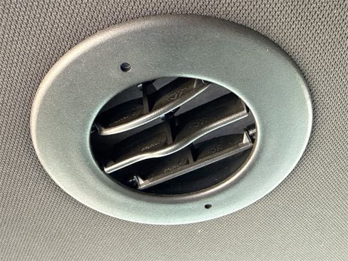 Used 2021 GMC Yukon XL SLT image 27