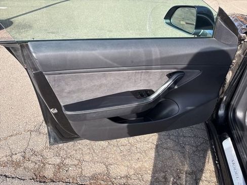 Used 2018 Tesla Model 3 Long Range image 11